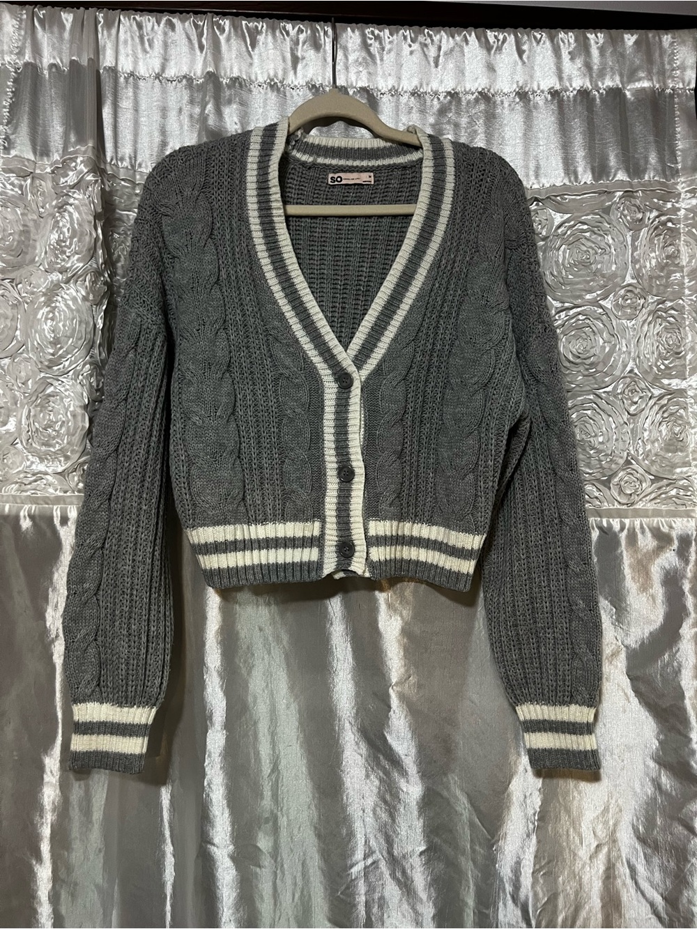 SO Gray Cable-Knit Cropped Cardigan with White Trim